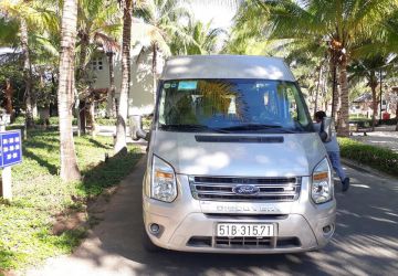 Kinh nghiệm thuê xe 16 chỗ Ford Transit